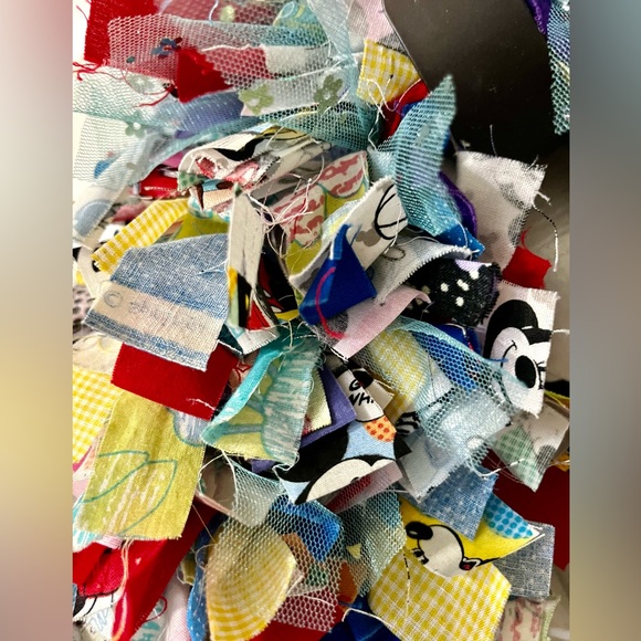 18” Handmade Disney Characters Rag Wreath - Disney Fabrics - Picture 3 of 7